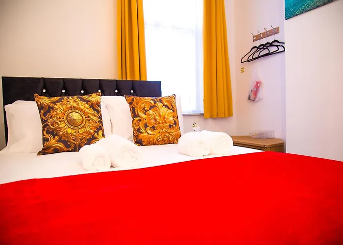 15 - Near Bae, Docks, District - Ideal For Trade & Family - 2 Bedrooms - One Double Bed In Each Bedroom - Max 4 Guests Barrow-in-Furness