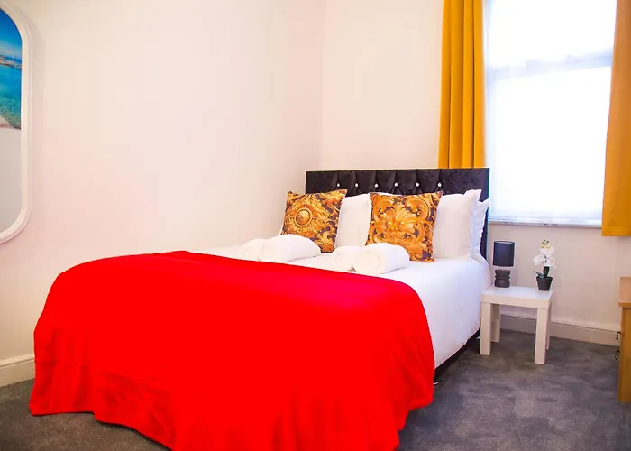 15 - Near Bae, Docks, District - Ideal For Trade & Family - 2 Bedrooms - One Double Bed In Each Bedroom - Max 4 Guests Сasa de vacaciones *