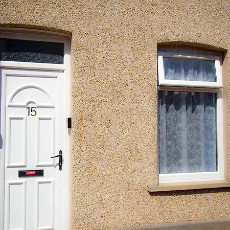 Barrow 15 - Near Bae, Docks, Lake District - Ideal For Trade & Family - 2 Bedrooms - One Double Bed In Each Bedroom - Max 4 Guests Holiday home