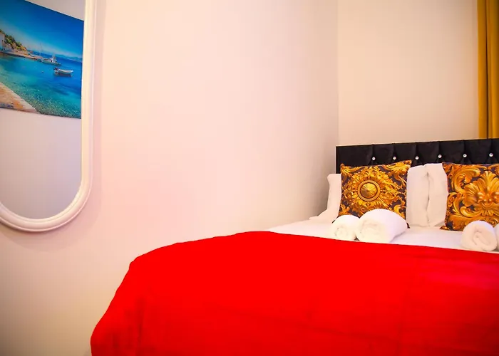 Barrow 15 - Near Bae, Docks, Lake District - Ideal For Trade & Family - 2 Bedrooms - One Double Bed In Each Bedroom - Max 4 Guests