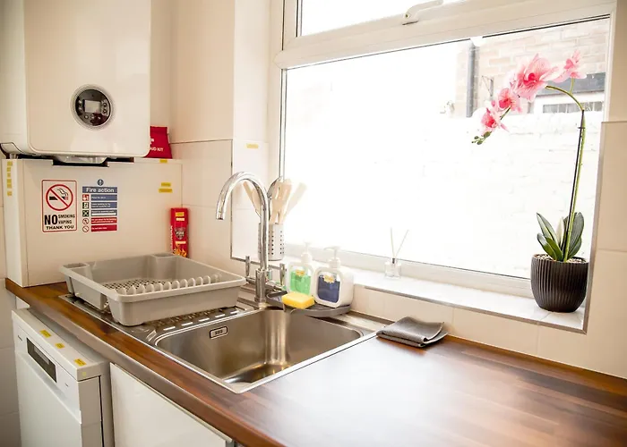 Holiday home Barrow 15 - Near Bae, Docks, Lake District - Ideal For Trade & Family - 2 Bedrooms - One Double Bed In Each Bedroom - Max 4 Guests *