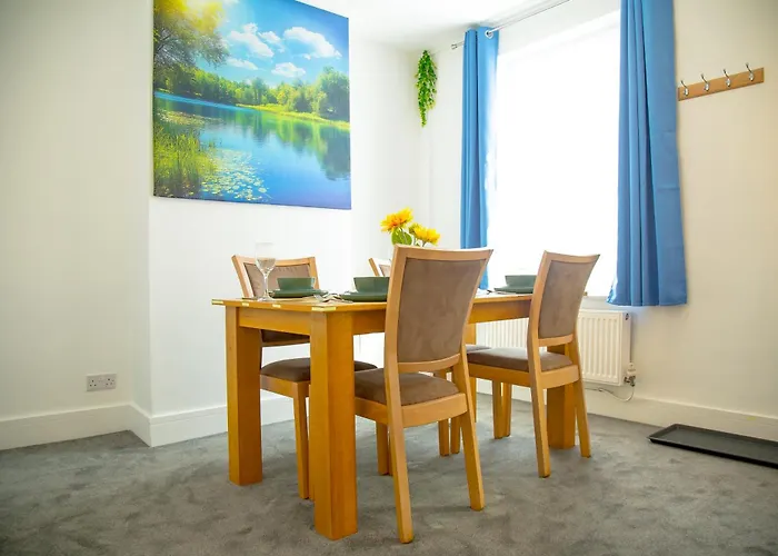 Holiday home Barrow 15 - Near Bae, Docks, Lake District - Ideal For Trade & Family - 2 Bedrooms - One Double Bed In Each Bedroom - Max 4 Guests