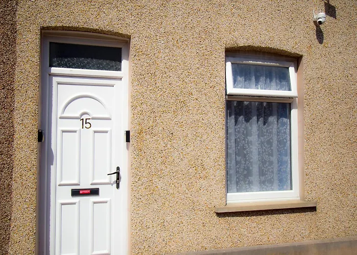 Barrow 15 - Near Bae, Docks, Lake District - Ideal For Trade & Family - 2 Bedrooms - One Double Bed In Each Bedroom - Max 4 Guests Holiday home