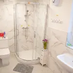 15 - Near Bae, Docks, District - Ideal For Trade & Family - 2 Bedrooms - One Double Bed In Each Bedroom - Max 4 Guests Tatil Evi