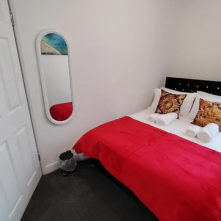 Lucky 15 - Ideal For Trade & Family - 2 Bedrooms - 2 Beds - Max 4 Guests - Close To Bae, Docks, District, Beaches * Barrow-in-Furness