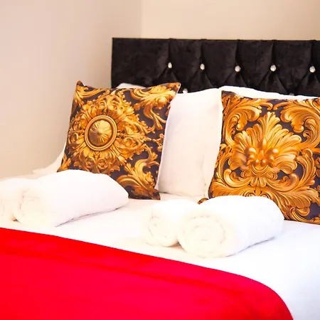 Ferienhaus Lucky 15 - Near Bae, Docks, District - Ideal For Trade & Family - 2 Bedrooms - One Double Bed In Each Bedroom - Max 4 Guests