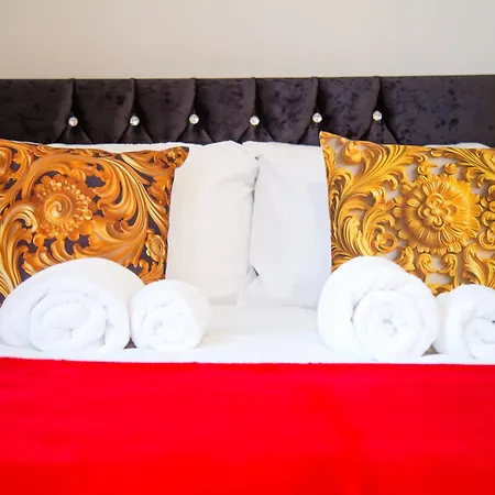 Lucky 15 - Ideal For Trade & Family - 2 Bedrooms - 2 Beds - Max 4 Guests - Close To Bae, Docks, District, Beaches Barrow-in-Furness