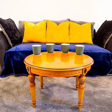 Ferienhaus 15 - Near Bae, Docks, District - Ideal For Trade & Family - 2 Bedrooms - One Double Bed In Each Bedroom - Max 4 Guests